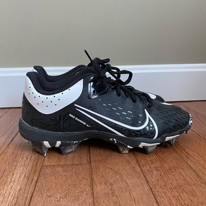 Girls softball cleats Nike size 4